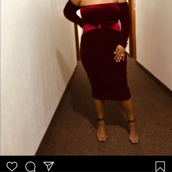 Maroon velvet off shoulder dress - Picture 2 of 2